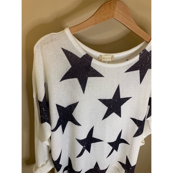 Altar’d state Star Top - Picture 2 of 3